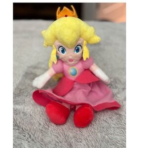 Nintendo Super Mario Princess Peach Plush 12 Inch Stuffed Toy Pink Dress Crown